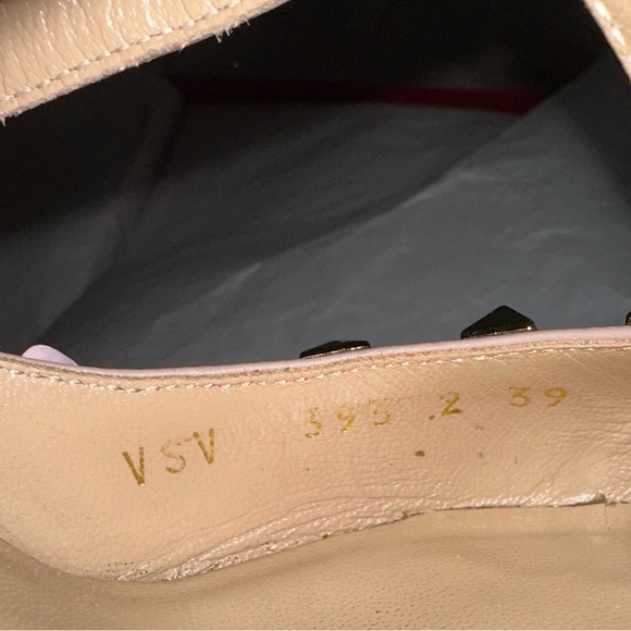 Valentino Garavani Rockstud Caged Pointed Ankle Strap Pump Heels in Poud… - Picture 5 of 16